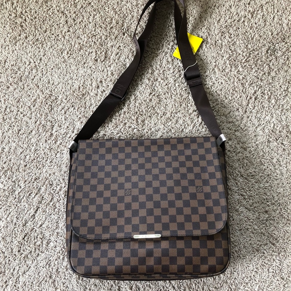 BRAND NEW vintage Louis Vuitton messenger!